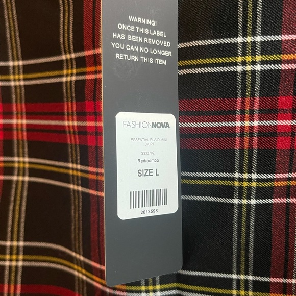 Large fashion nova holiday mini skirt - Picture 3 of 3